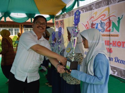 Juara 2 Design Postes FLS2N
